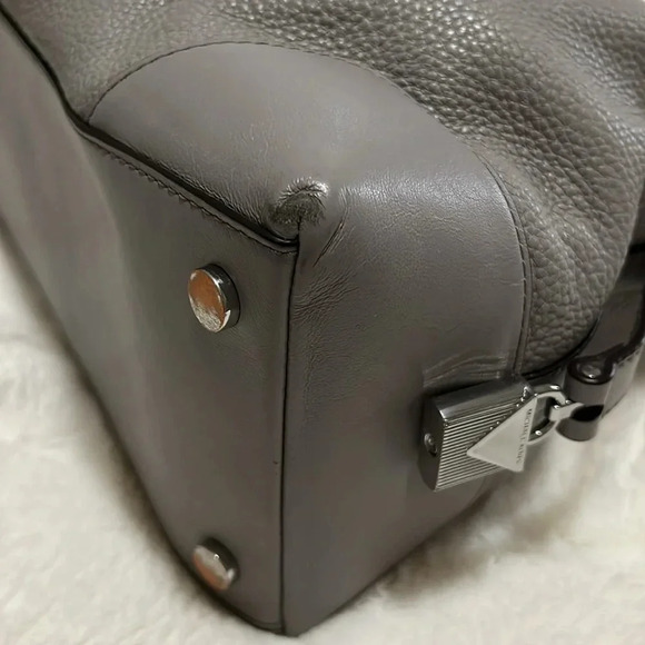 Micharl Kors Pebble Leather Bag - Picture 8 of 11